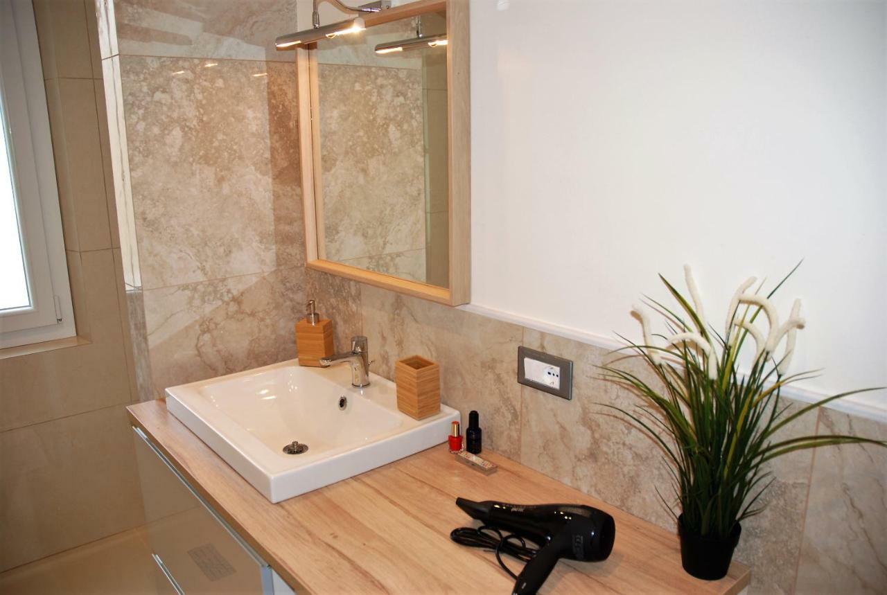 Cinque Terre The Square Apt - Two Bathrooms Специя Екстериор снимка