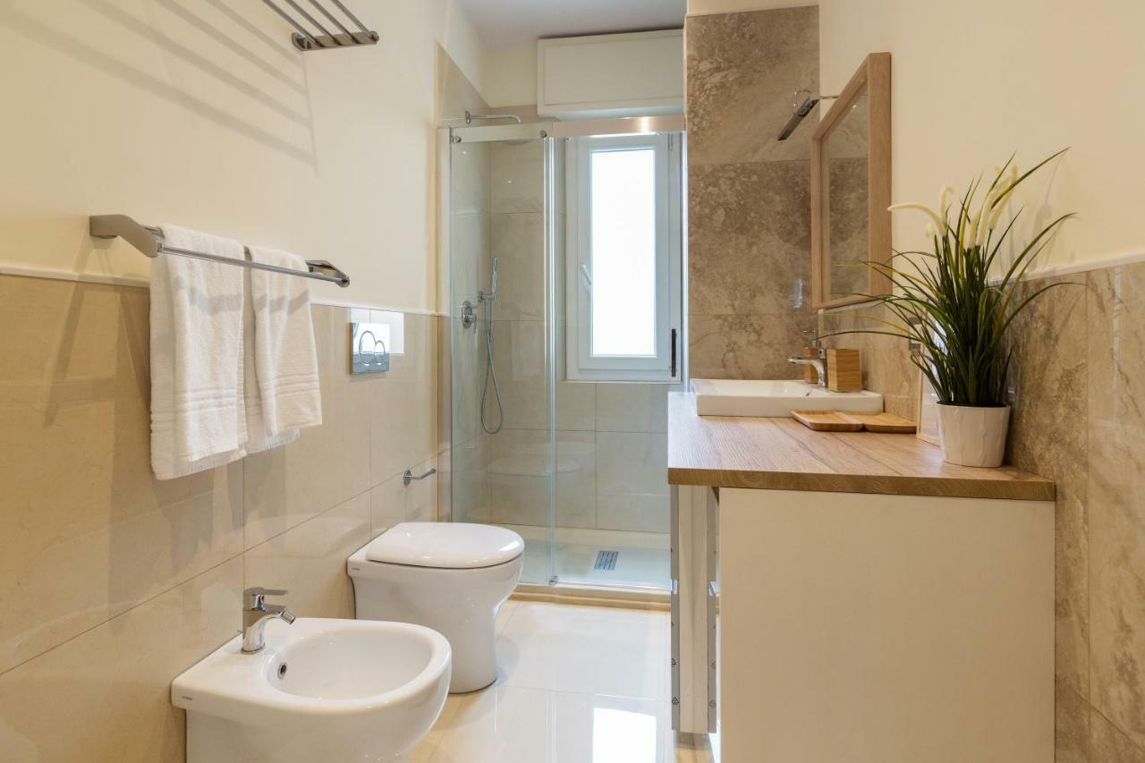 Cinque Terre The Square Apt - Two Bathrooms Специя Екстериор снимка